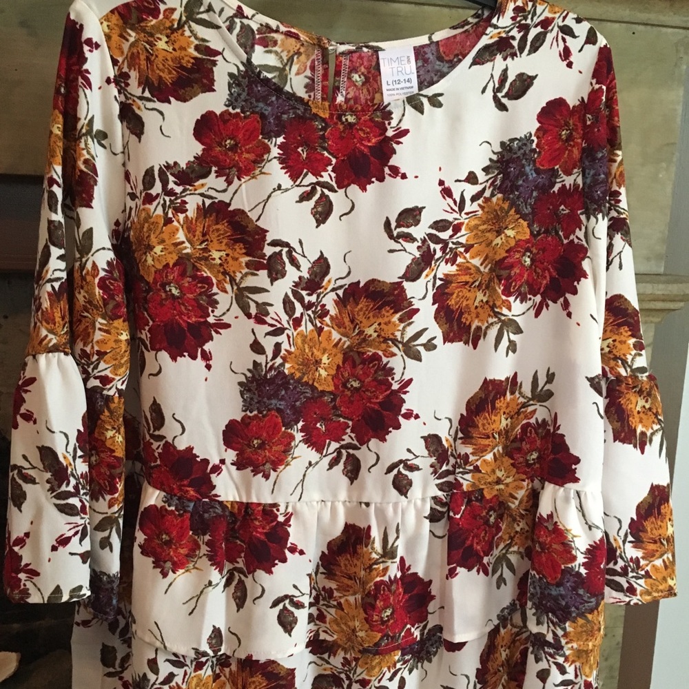 Ruffle Sleeve Floral Shirt Size L.